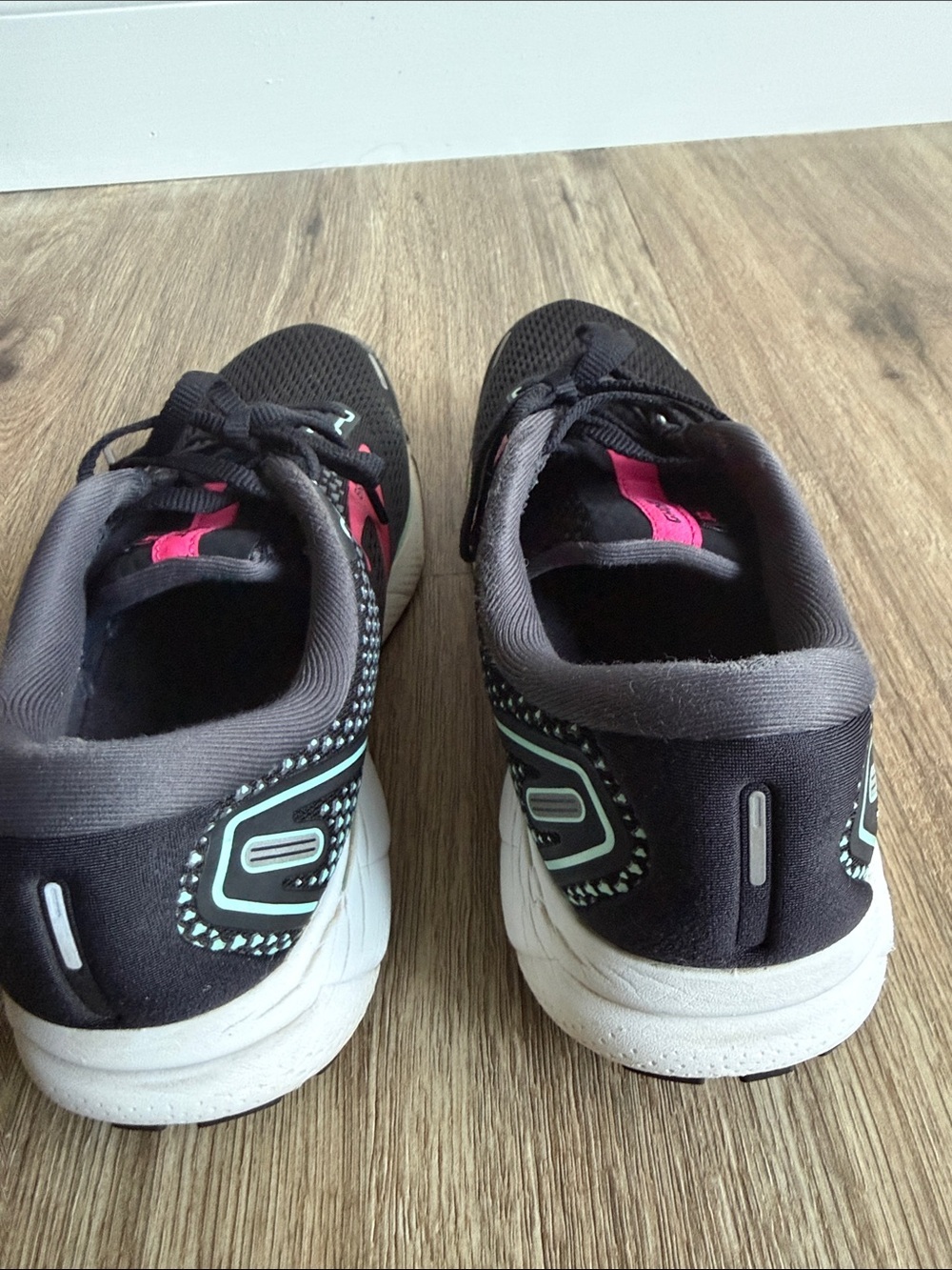 Brooks Ghost 14 Women’s Black and Pink Athletic Running Sneakers w/ Teal Size 9 - Picture 5 of 11